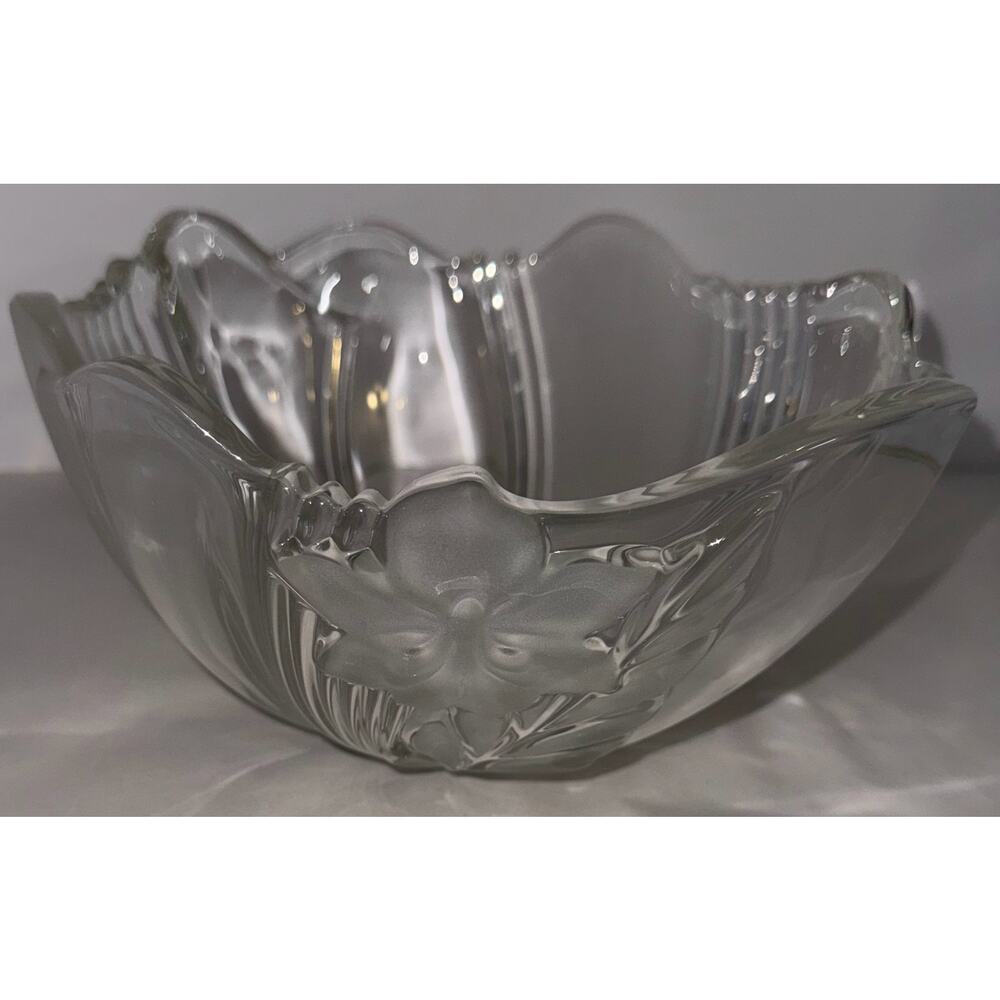 Mikasa Satin Orchid‎ Serving Bowl - 8 1/4" Clear Glass Floral Design